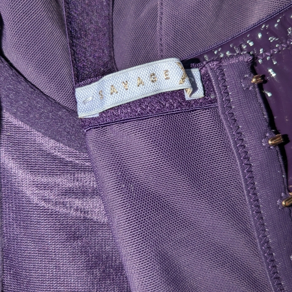 🔥🔥🔥 Savage X Fenty Vinyl bustier and matching gloves set - Picture 6 of 6